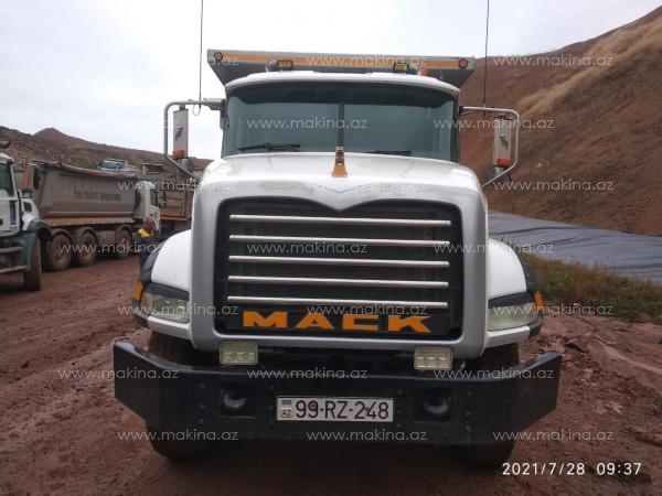 Mack GRANADA