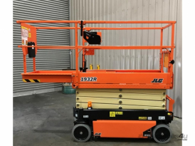 JLG R3246