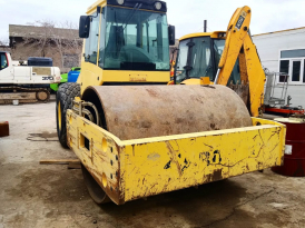 Bomag BW 216 D-40