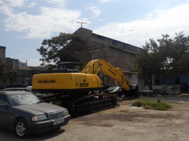 New holland E305c